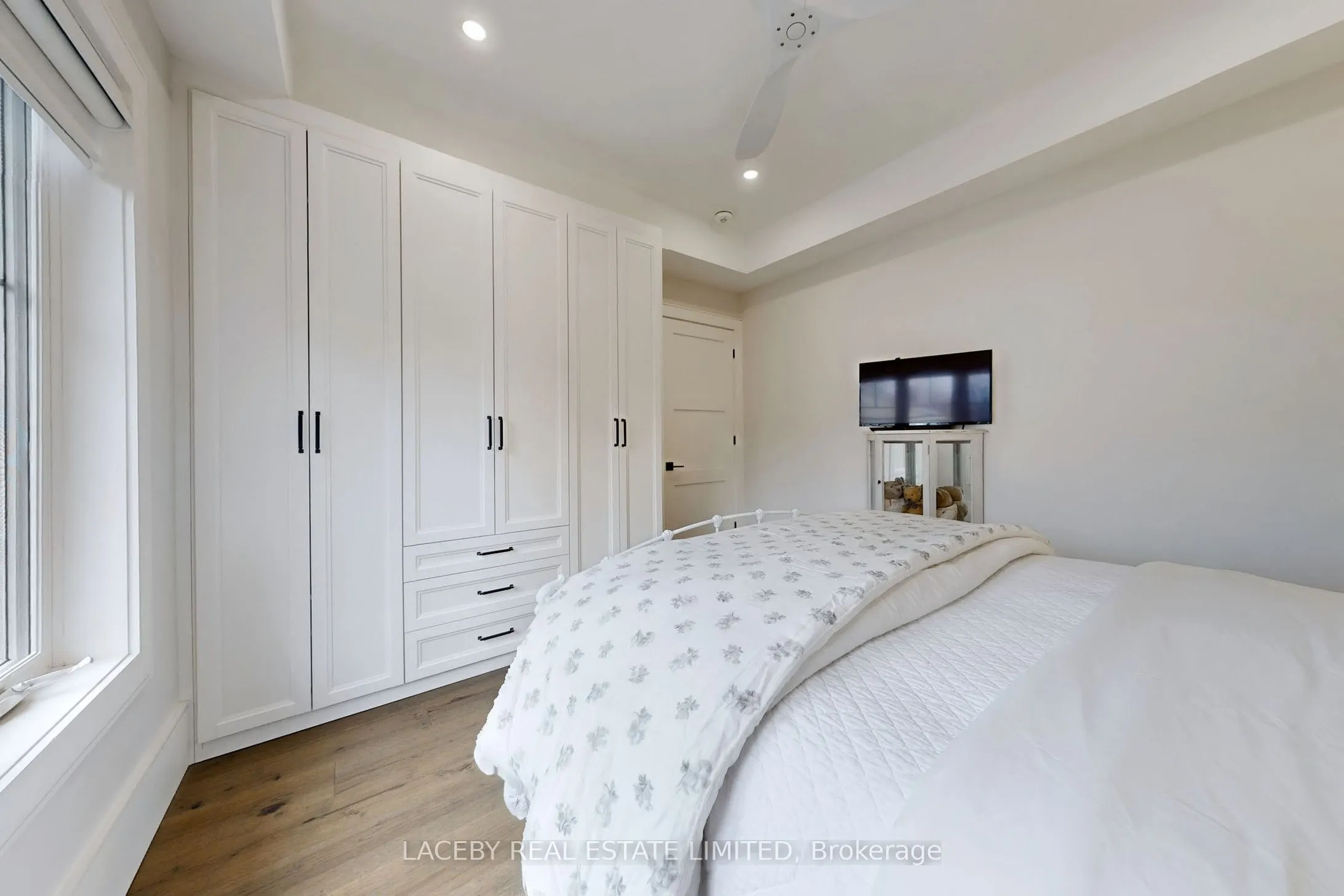343 Hedge Road