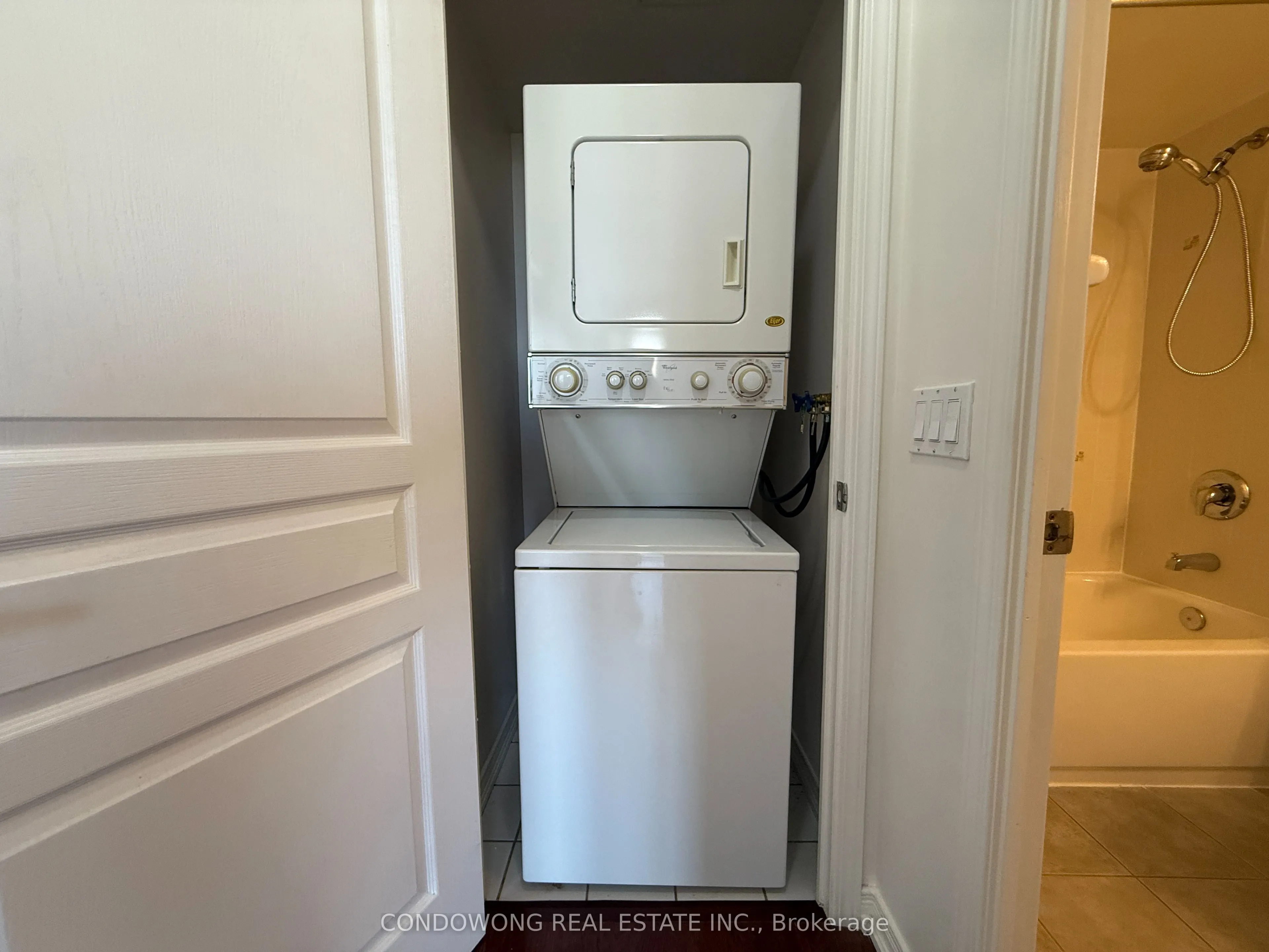 310 Red Maple Road, #1106