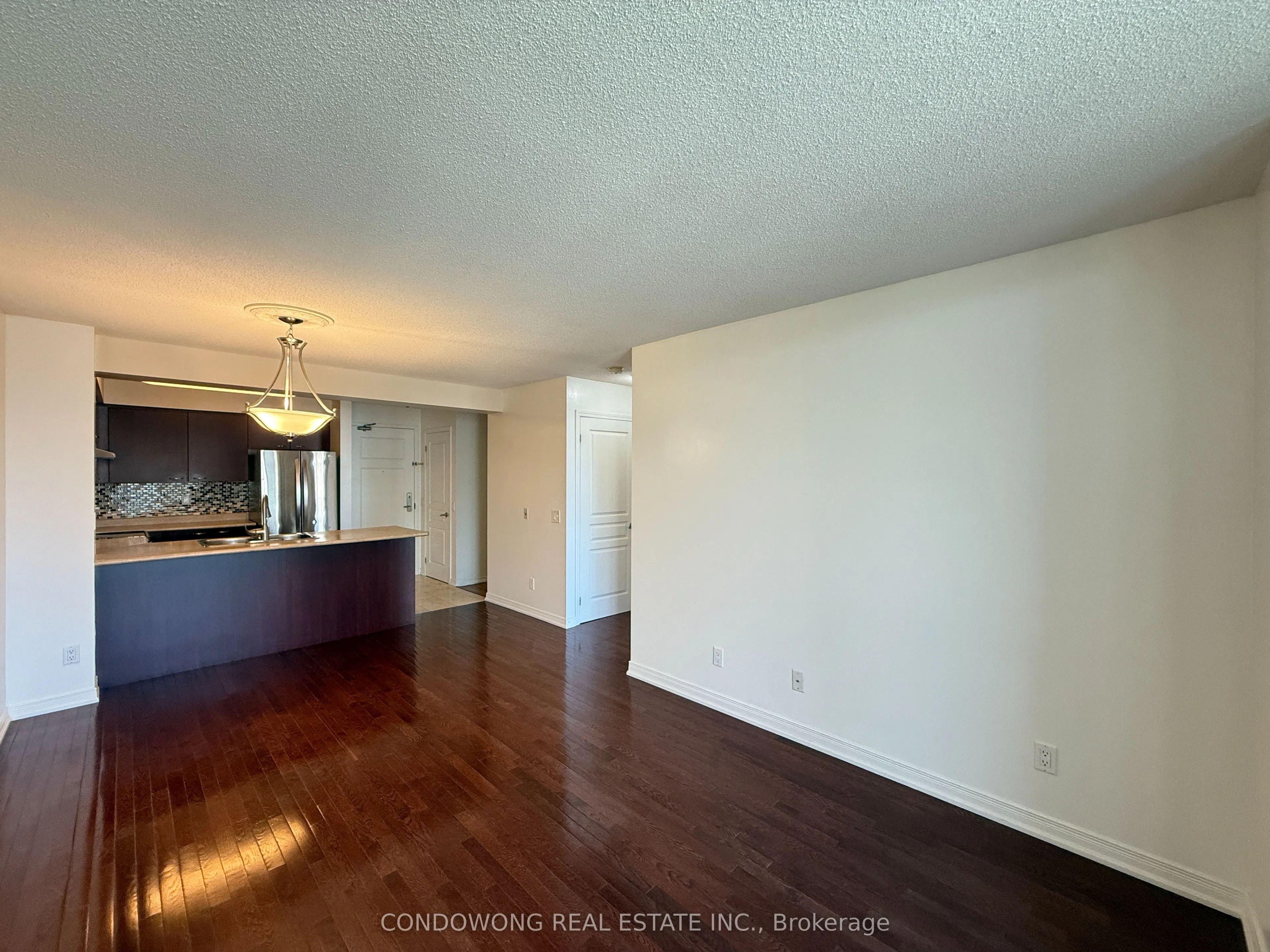 310 Red Maple Road, #1106