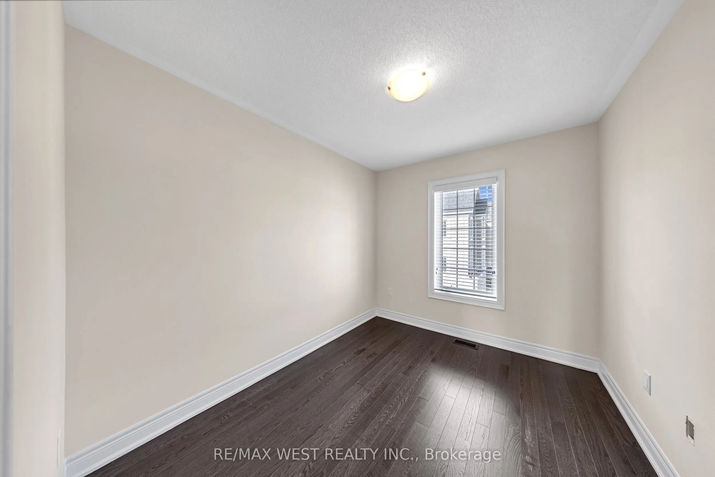 8 Andress Way