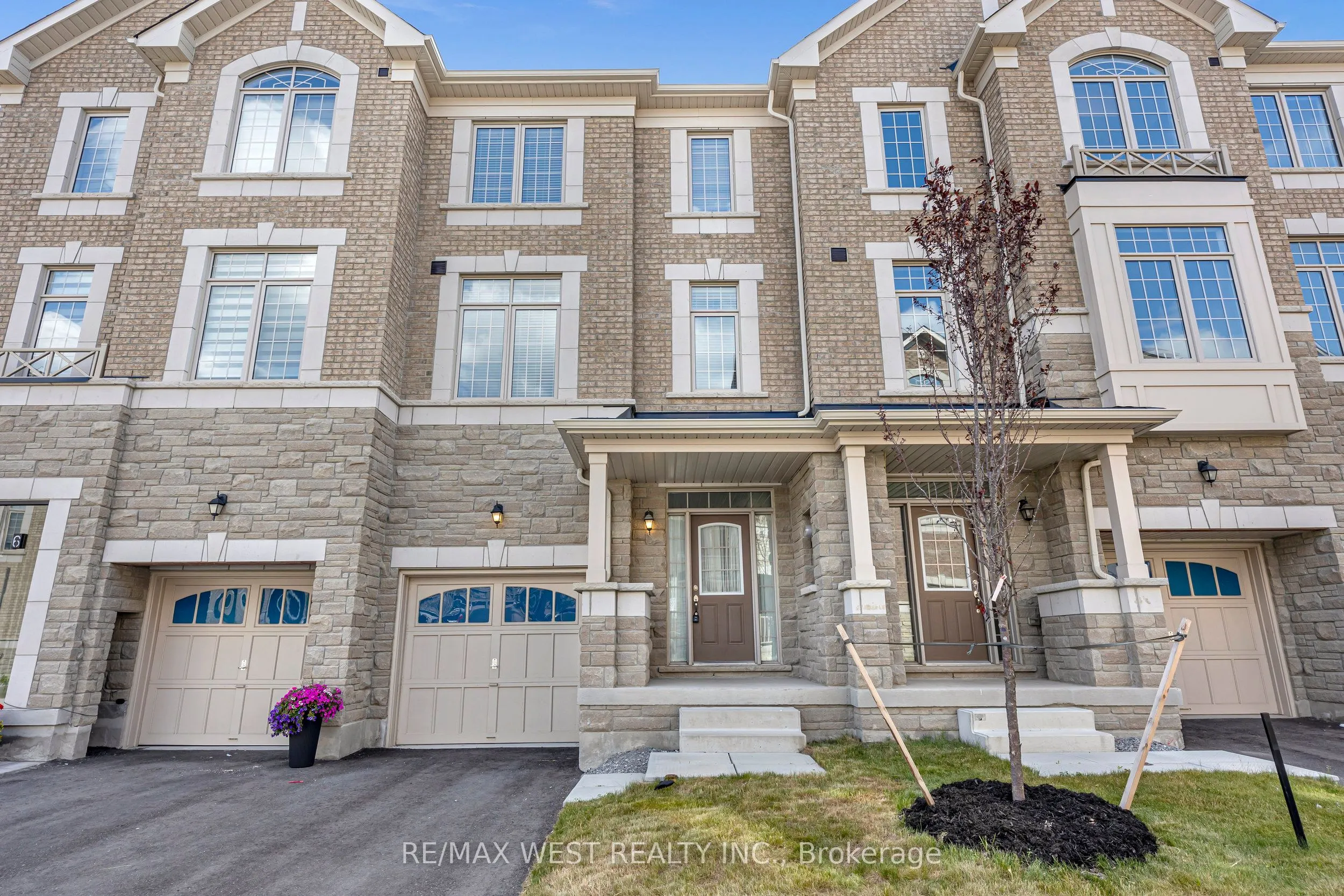 8 Andress Way