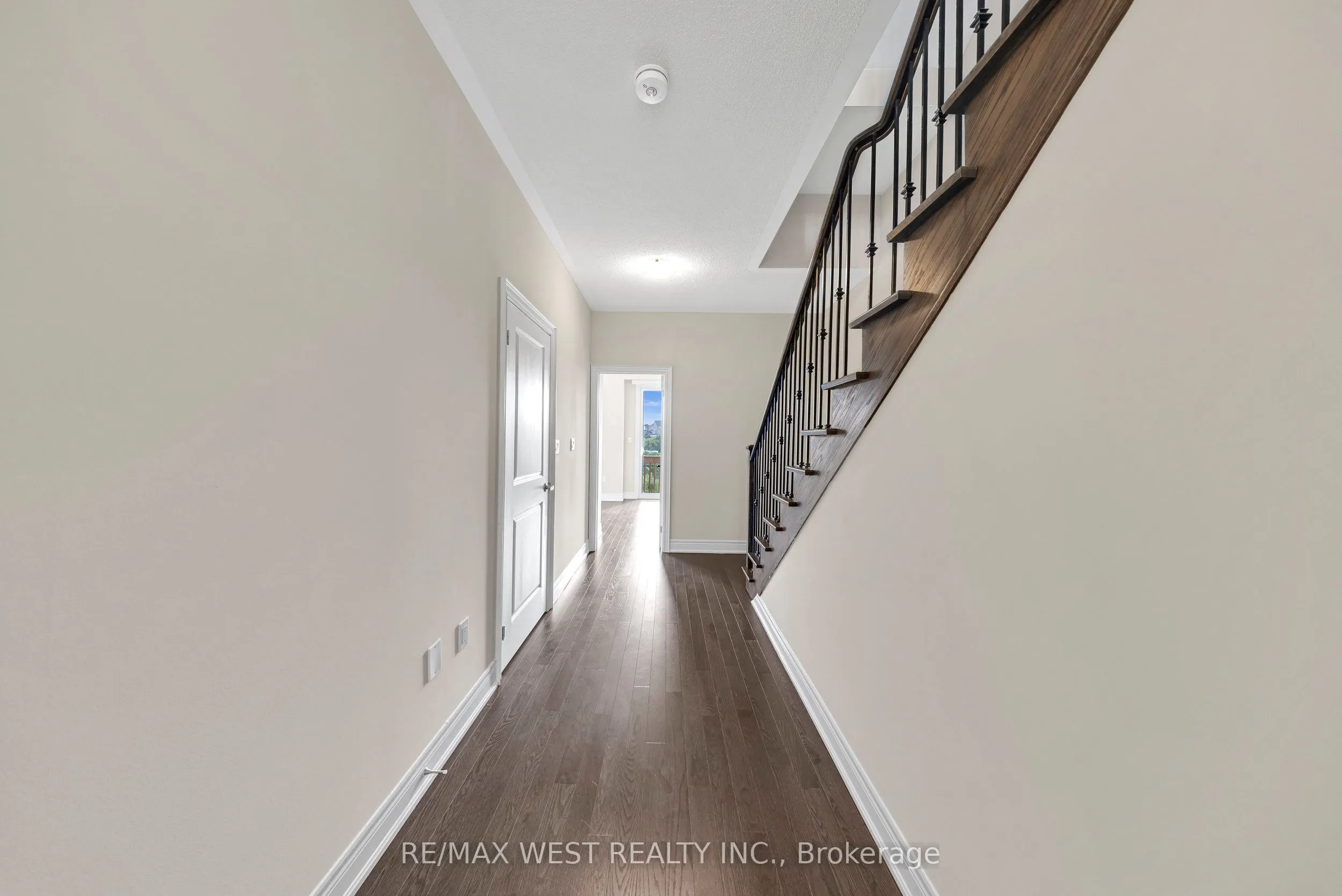 8 Andress Way
