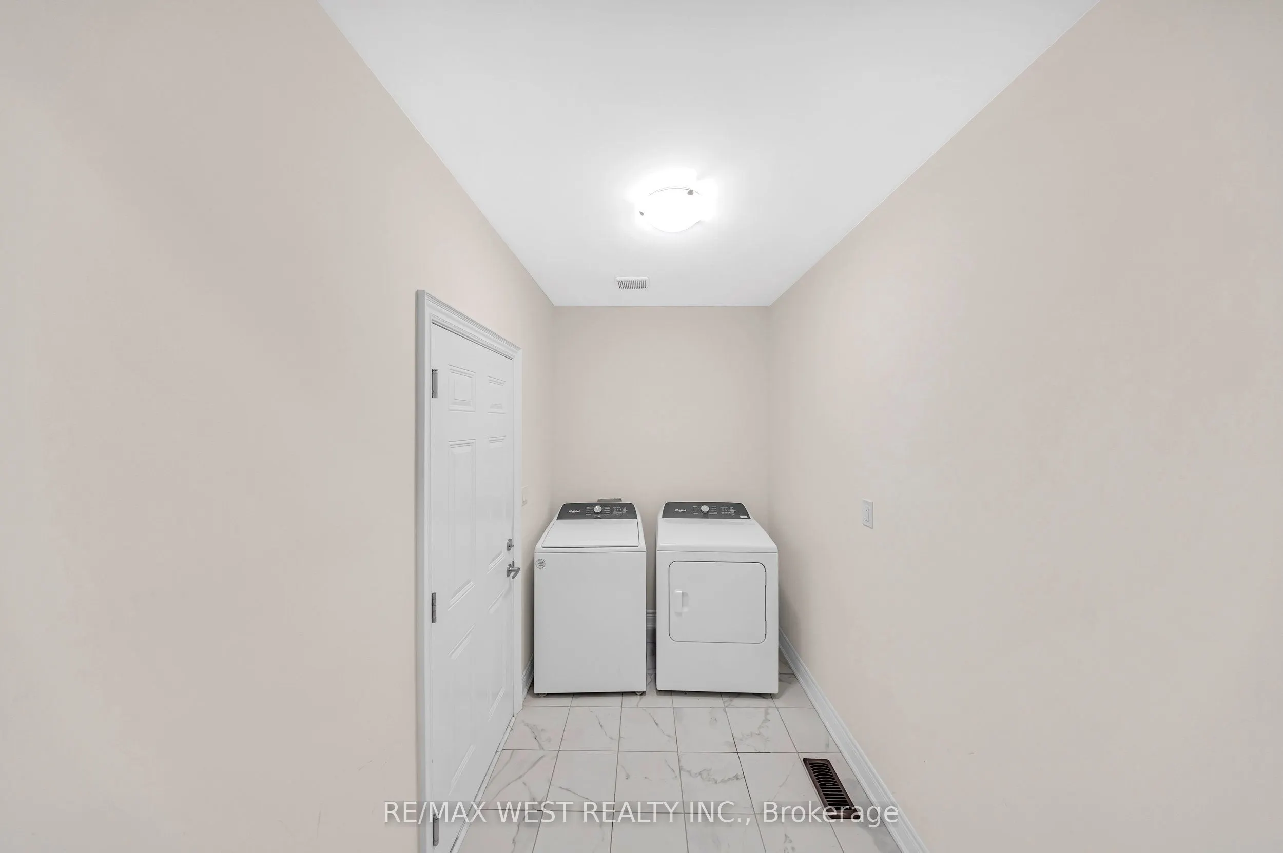 8 Andress Way