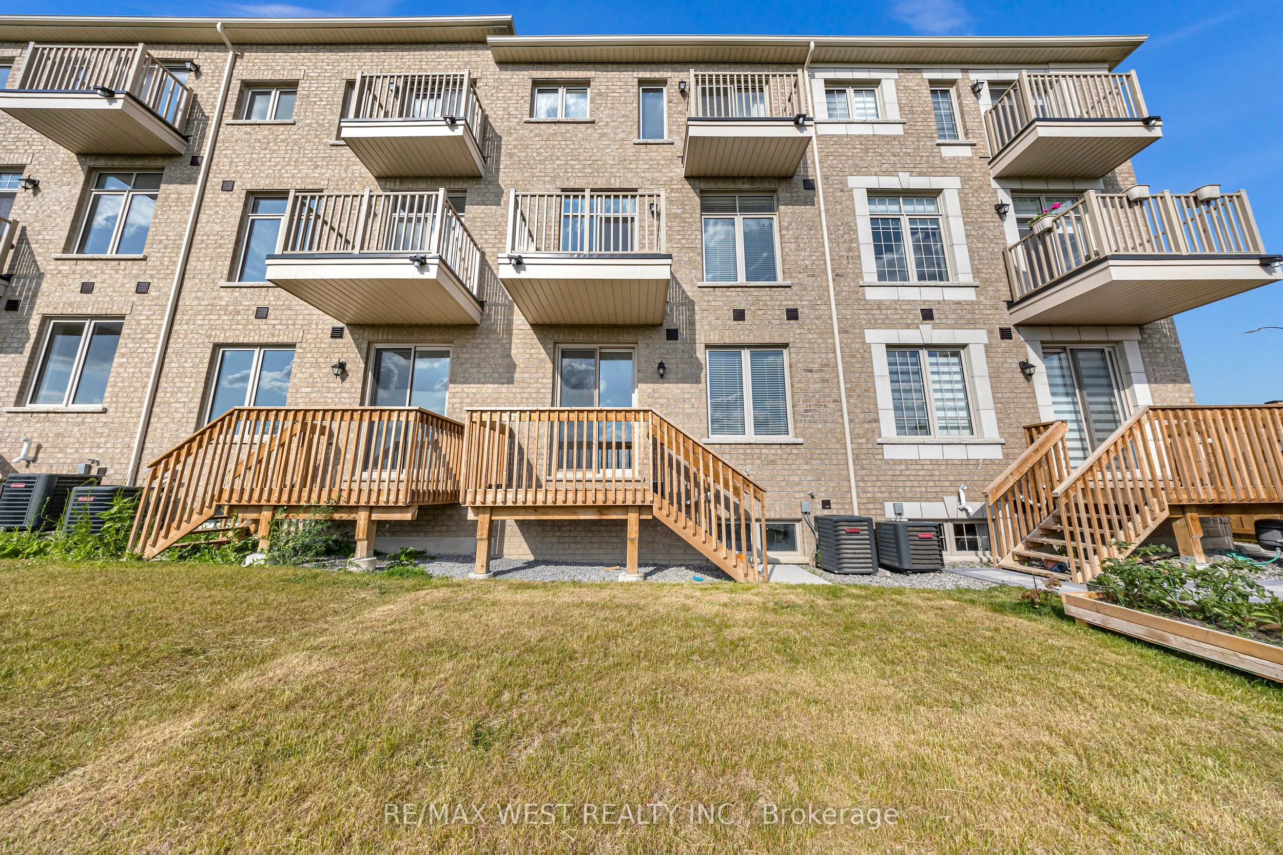 8 Andress Way
