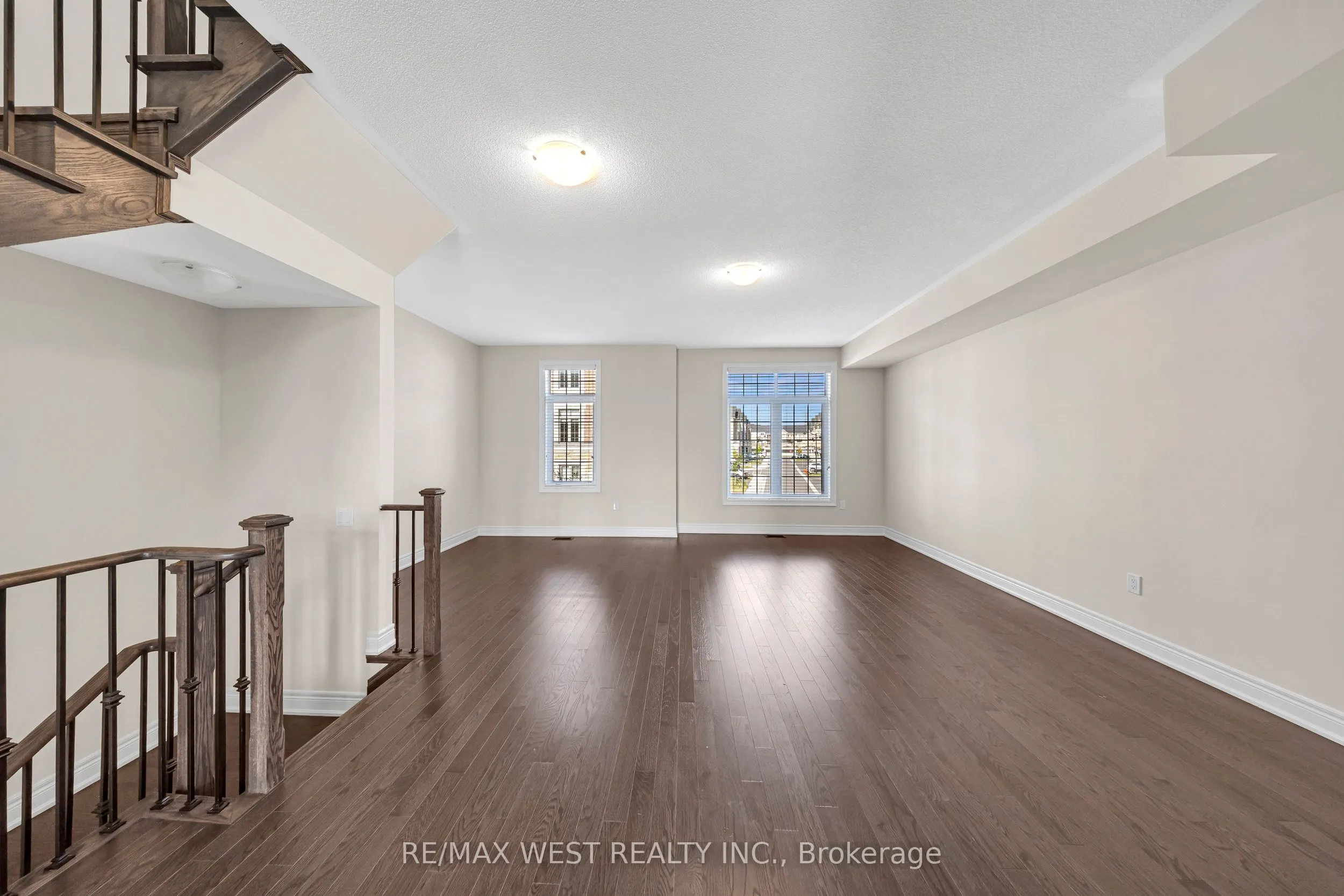 8 Andress Way