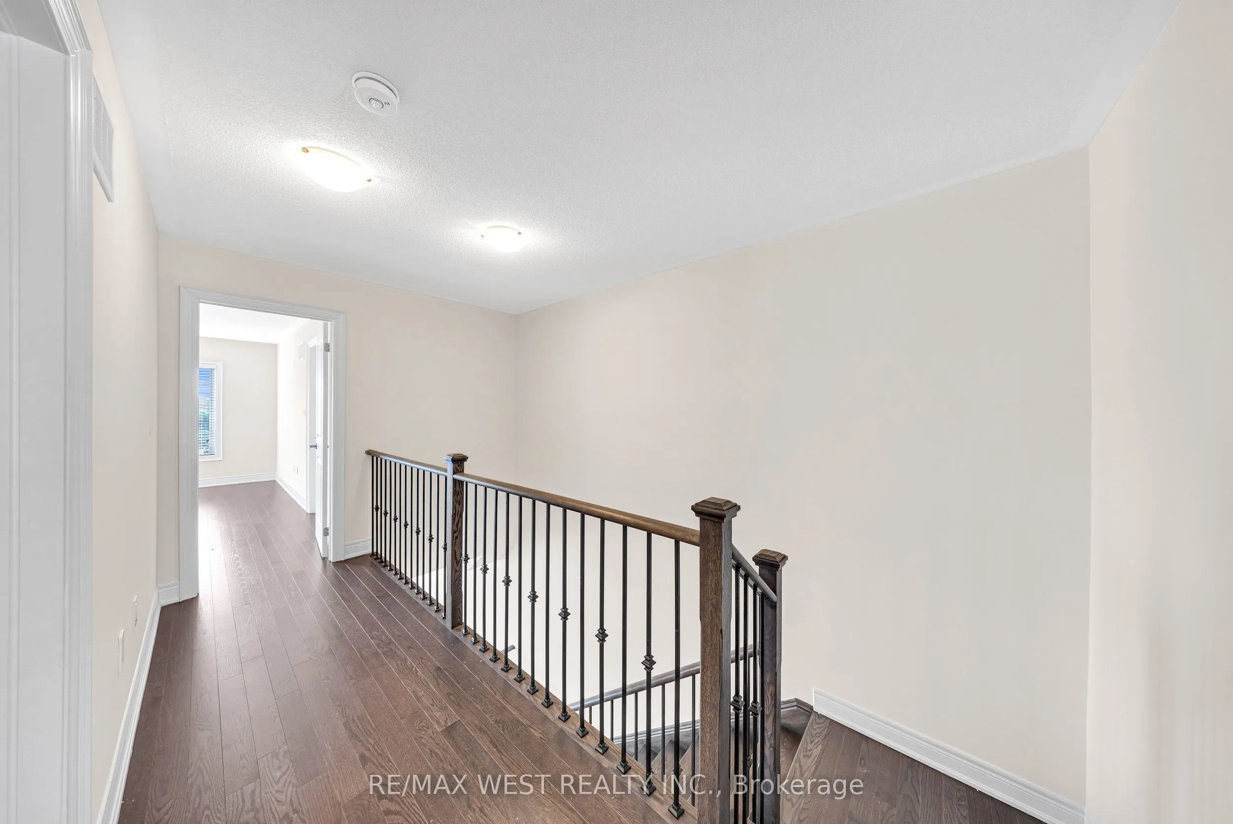 8 Andress Way