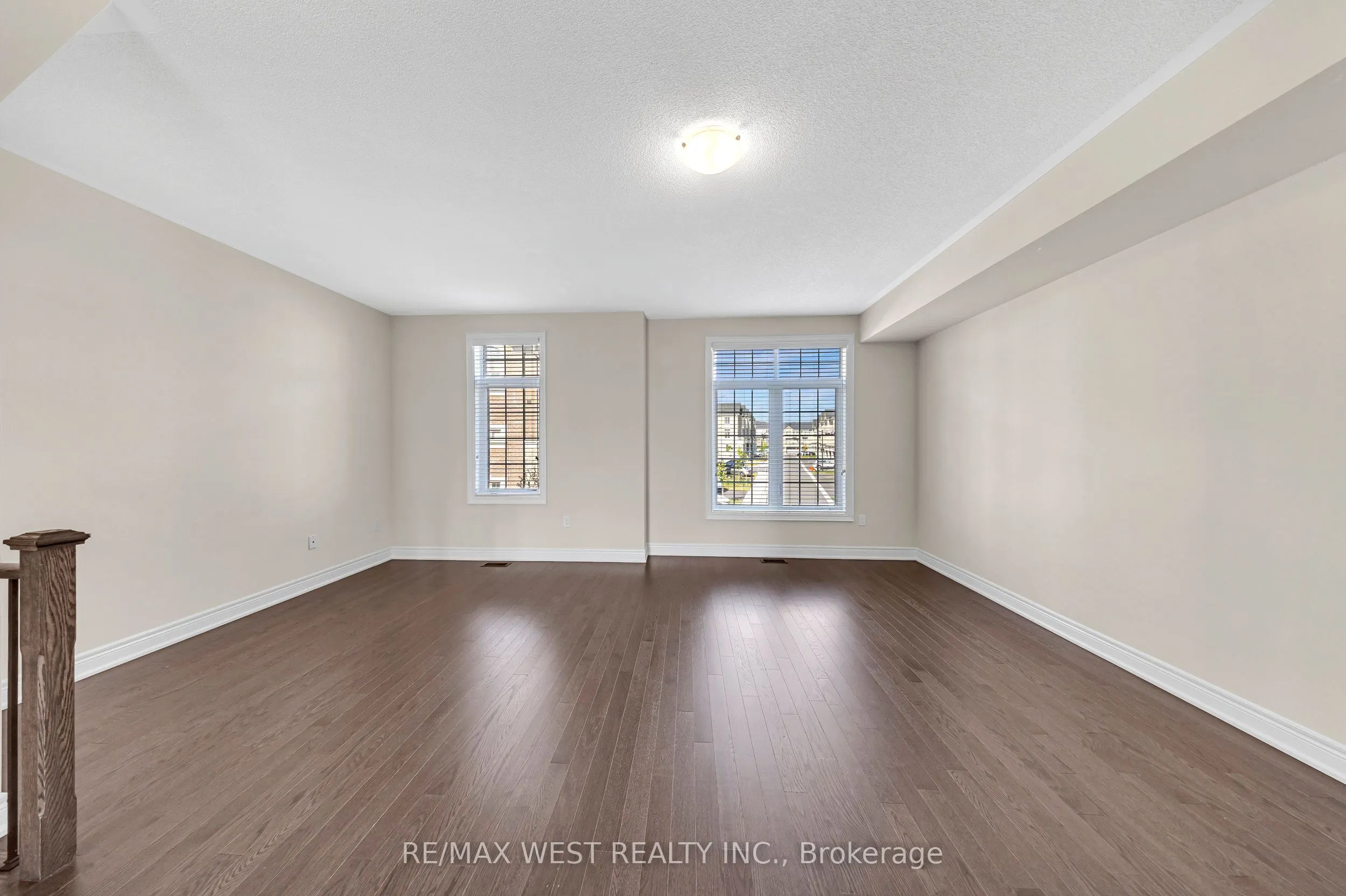8 Andress Way