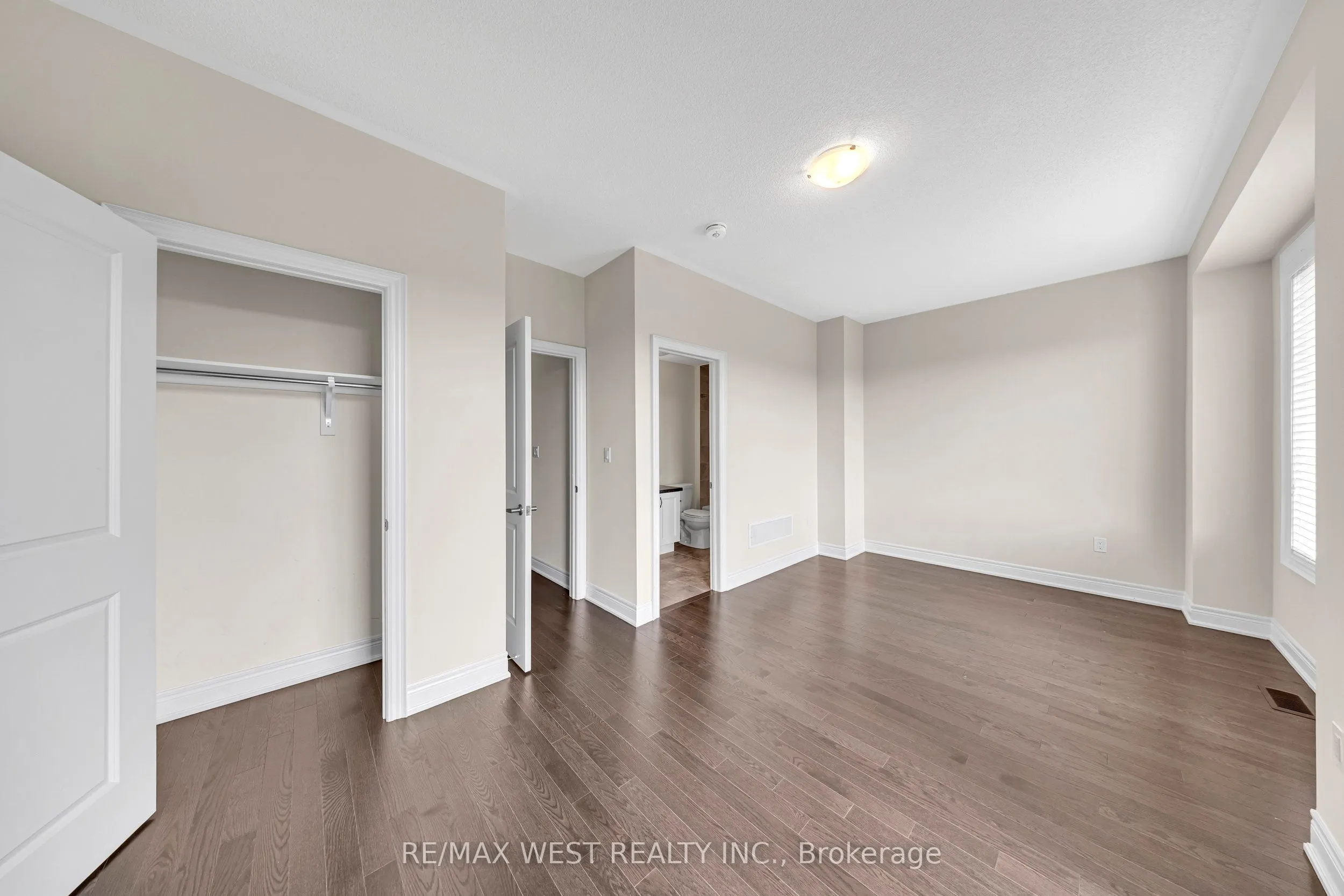 8 Andress Way