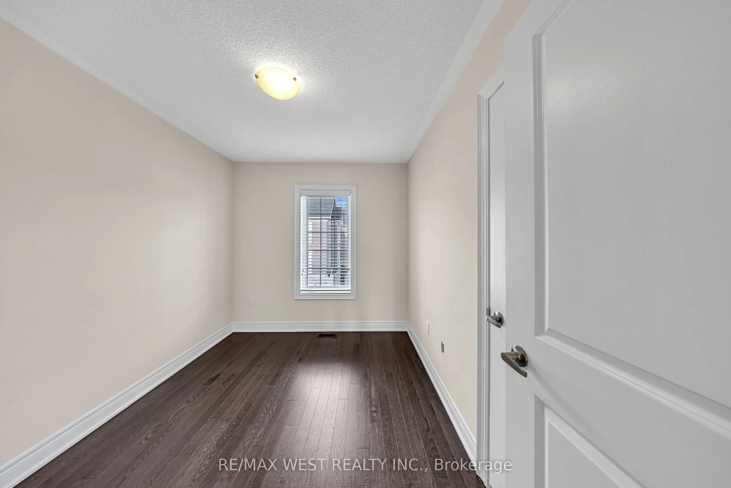 8 Andress Way