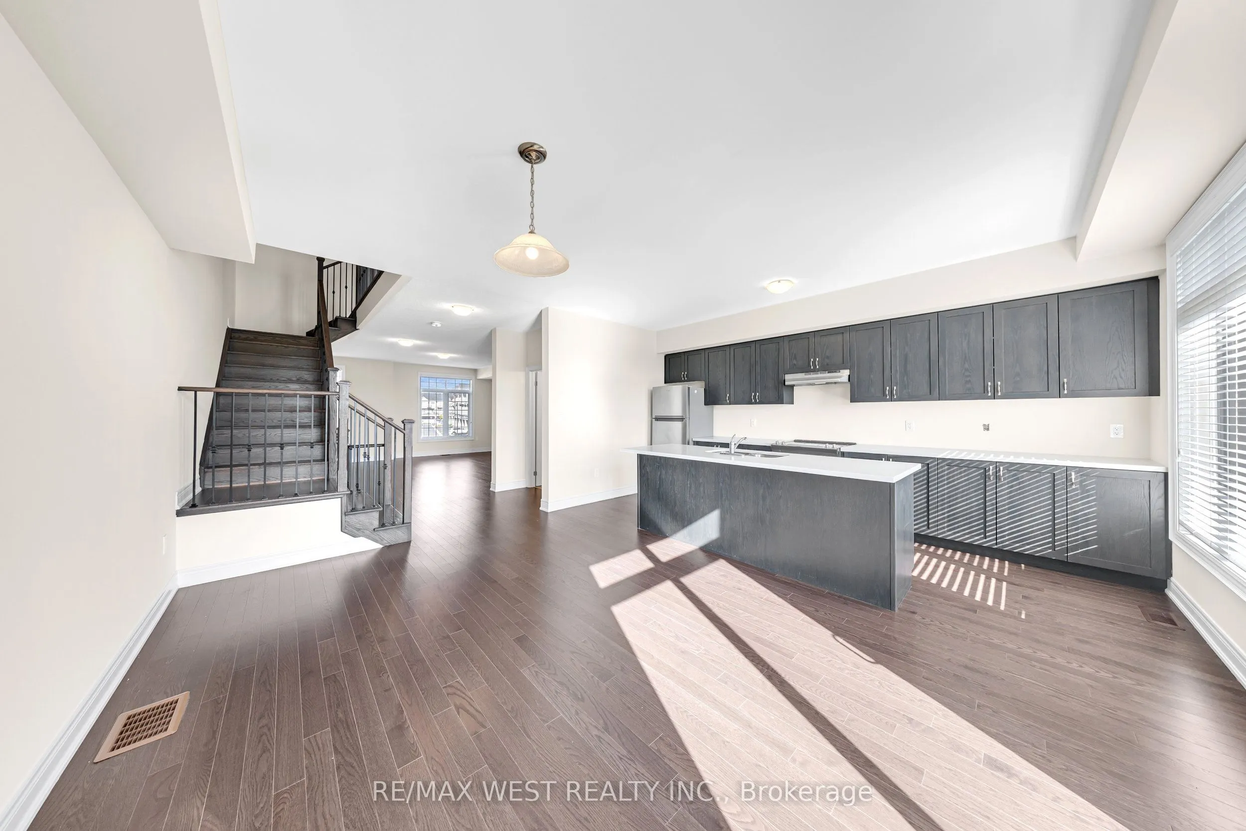 8 Andress Way