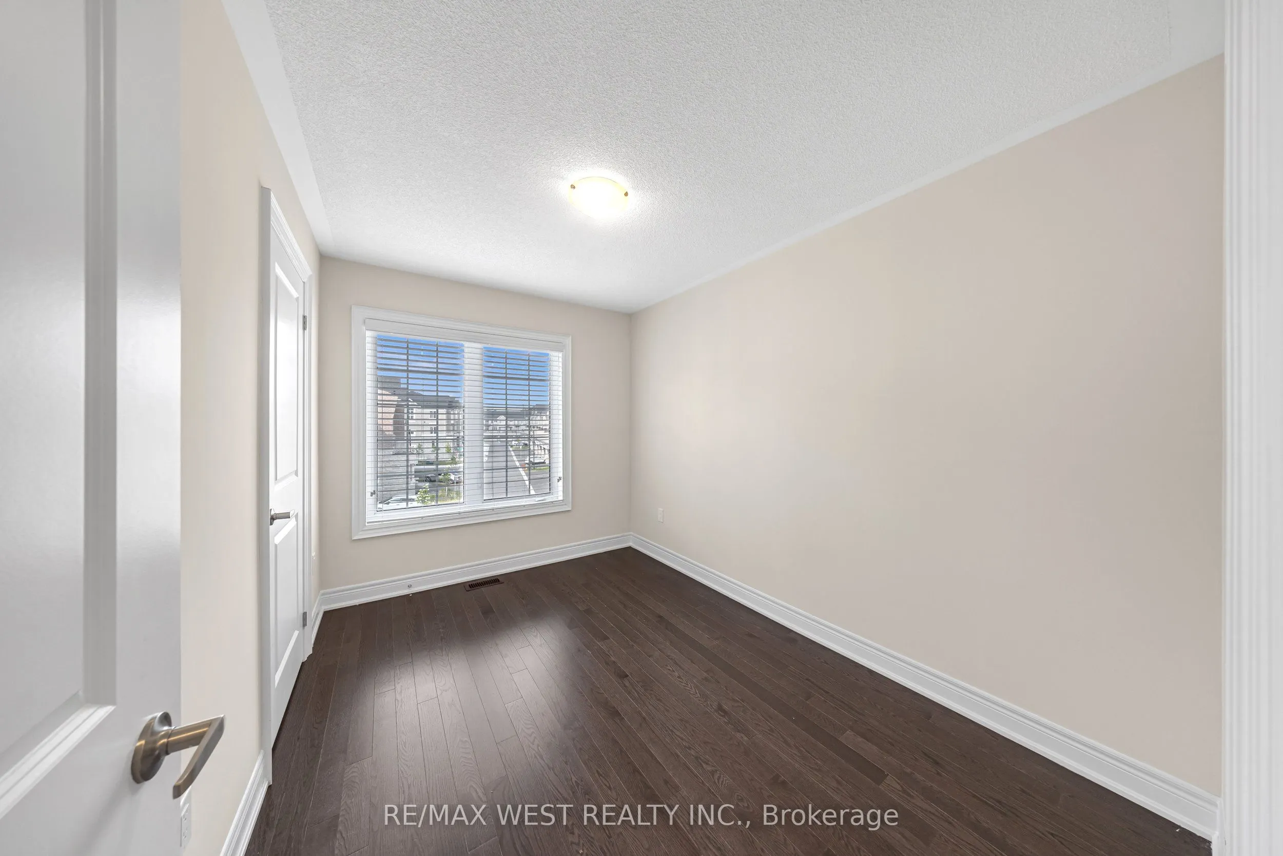 8 Andress Way