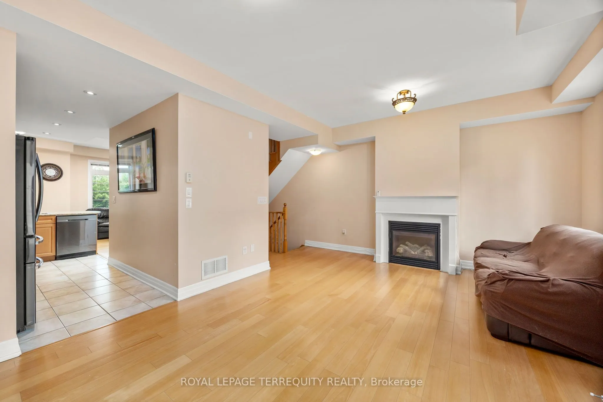 871 New Westminster Drive, #25