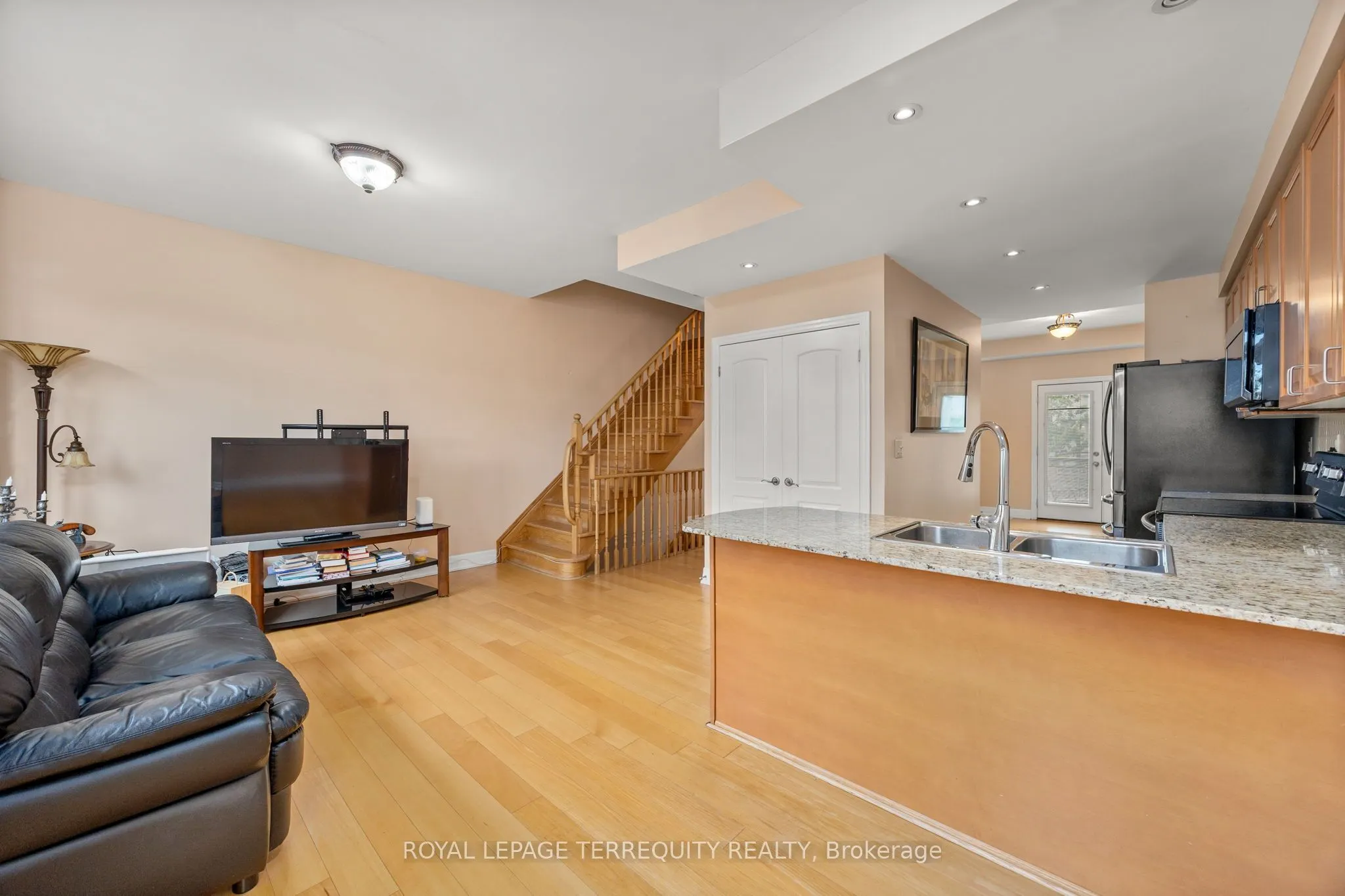 871 New Westminster Drive, #25