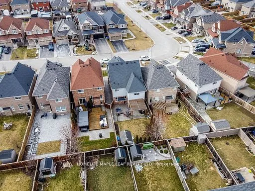 47 HAWKE Crescent