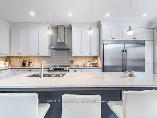 47 HAWKE Crescent
