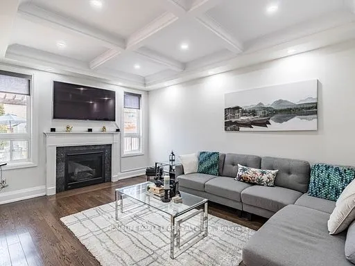 47 HAWKE Crescent