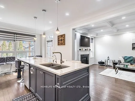 47 HAWKE Crescent