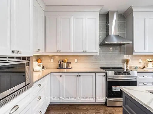 47 HAWKE Crescent