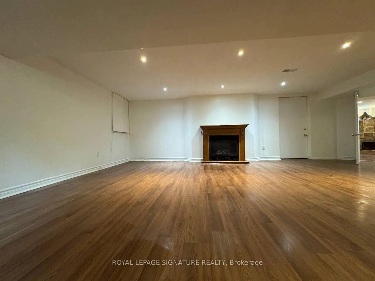 281 The Queensway Drive S