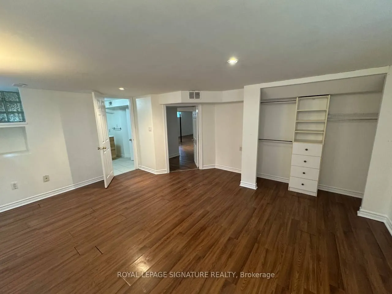 281 The Queensway Drive S