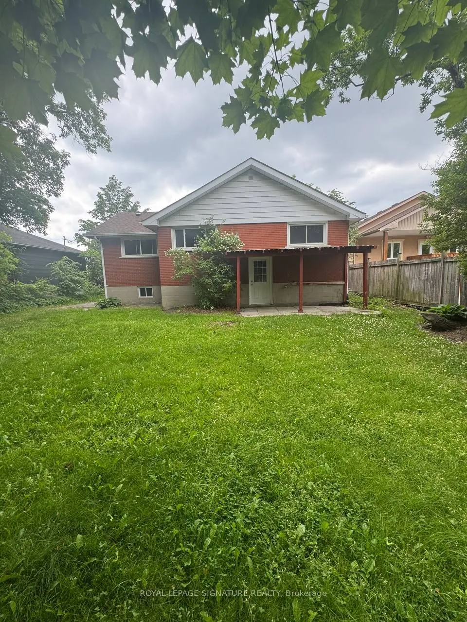 281 The Queensway Drive S