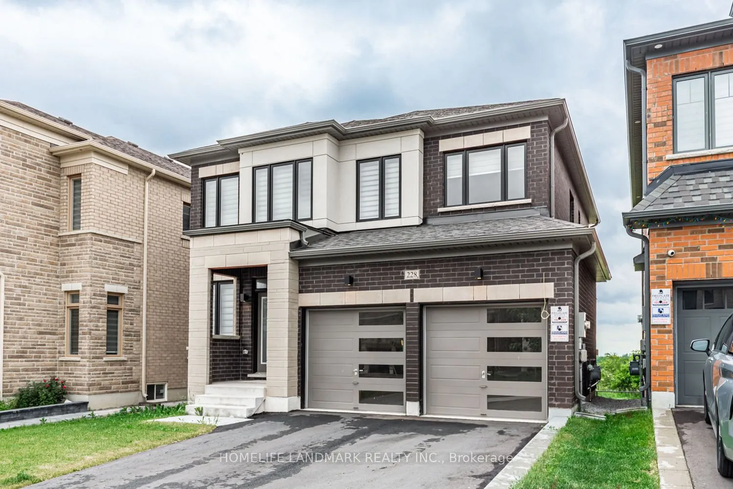 228 Boundary Boulevard, #Upper
