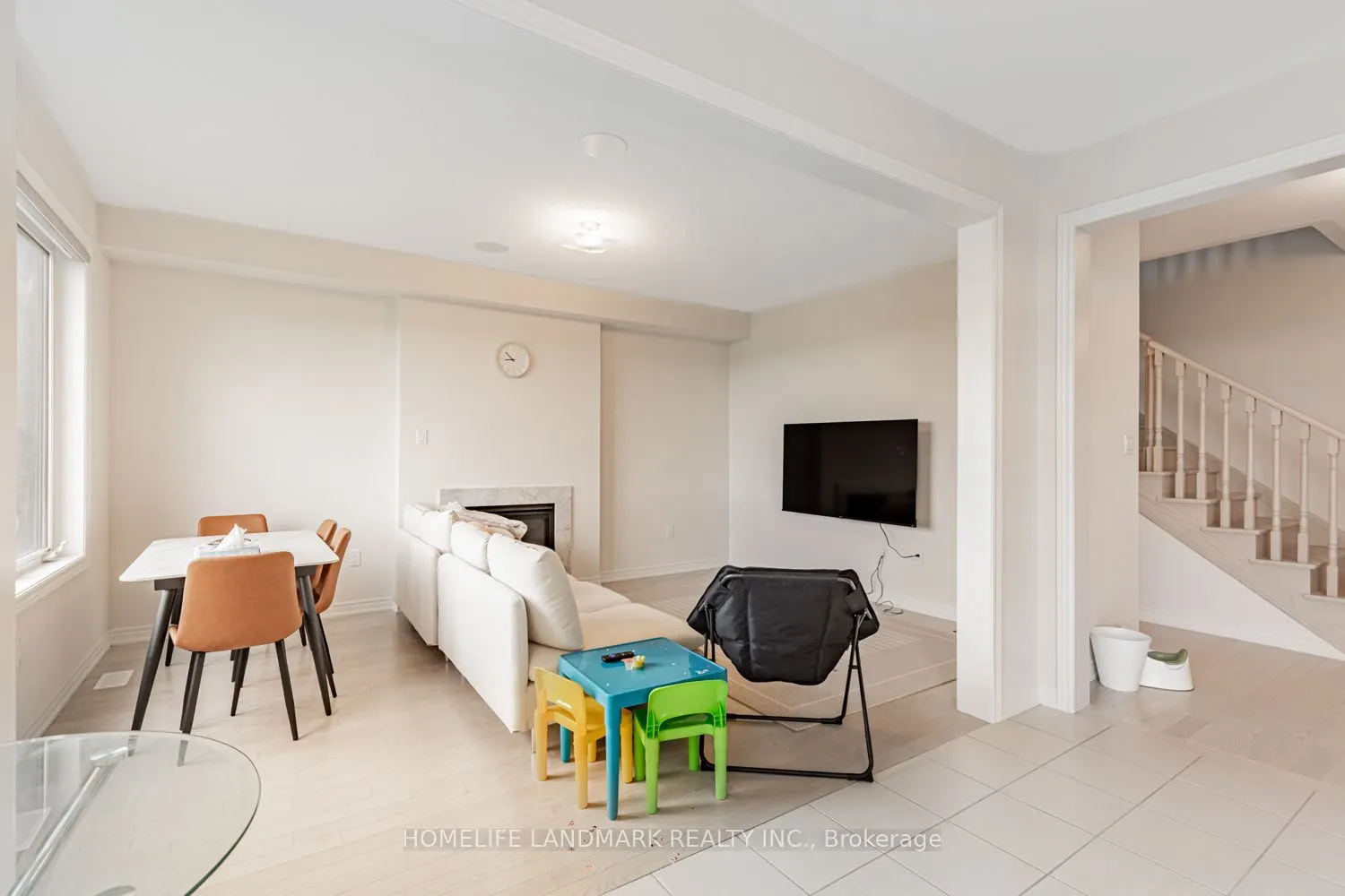 228 Boundary Boulevard, #Upper