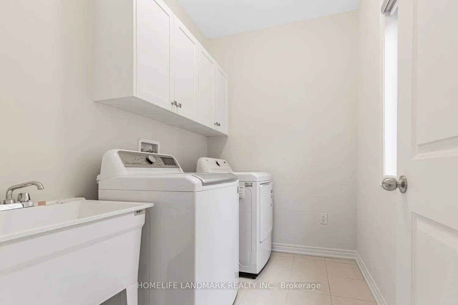 228 Boundary Boulevard, #Upper