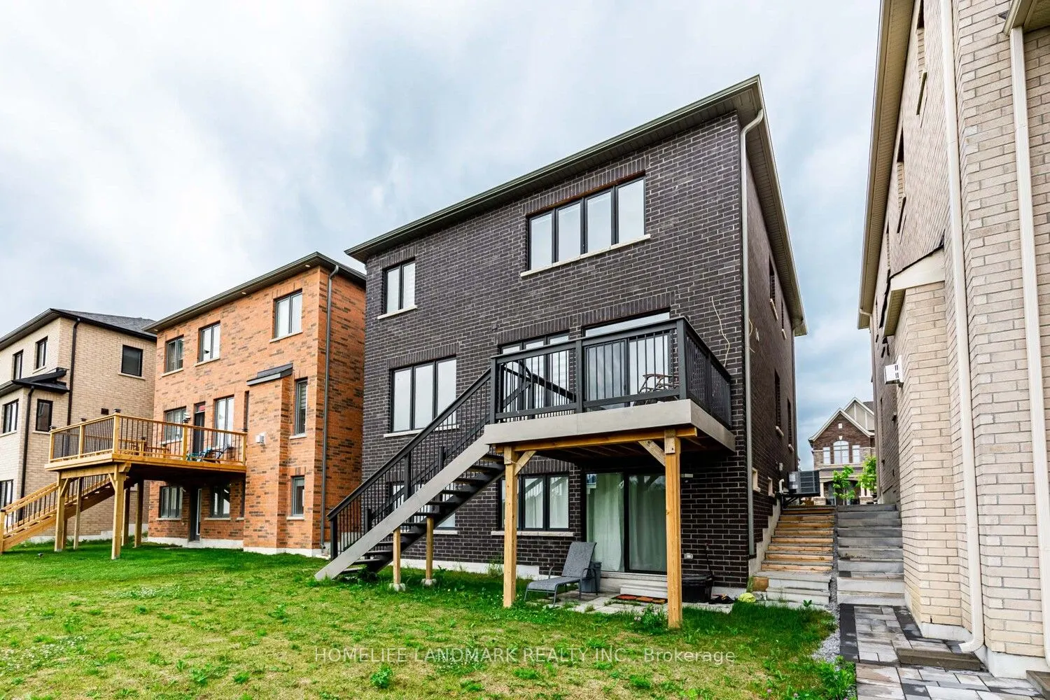 228 Boundary Boulevard, #Upper