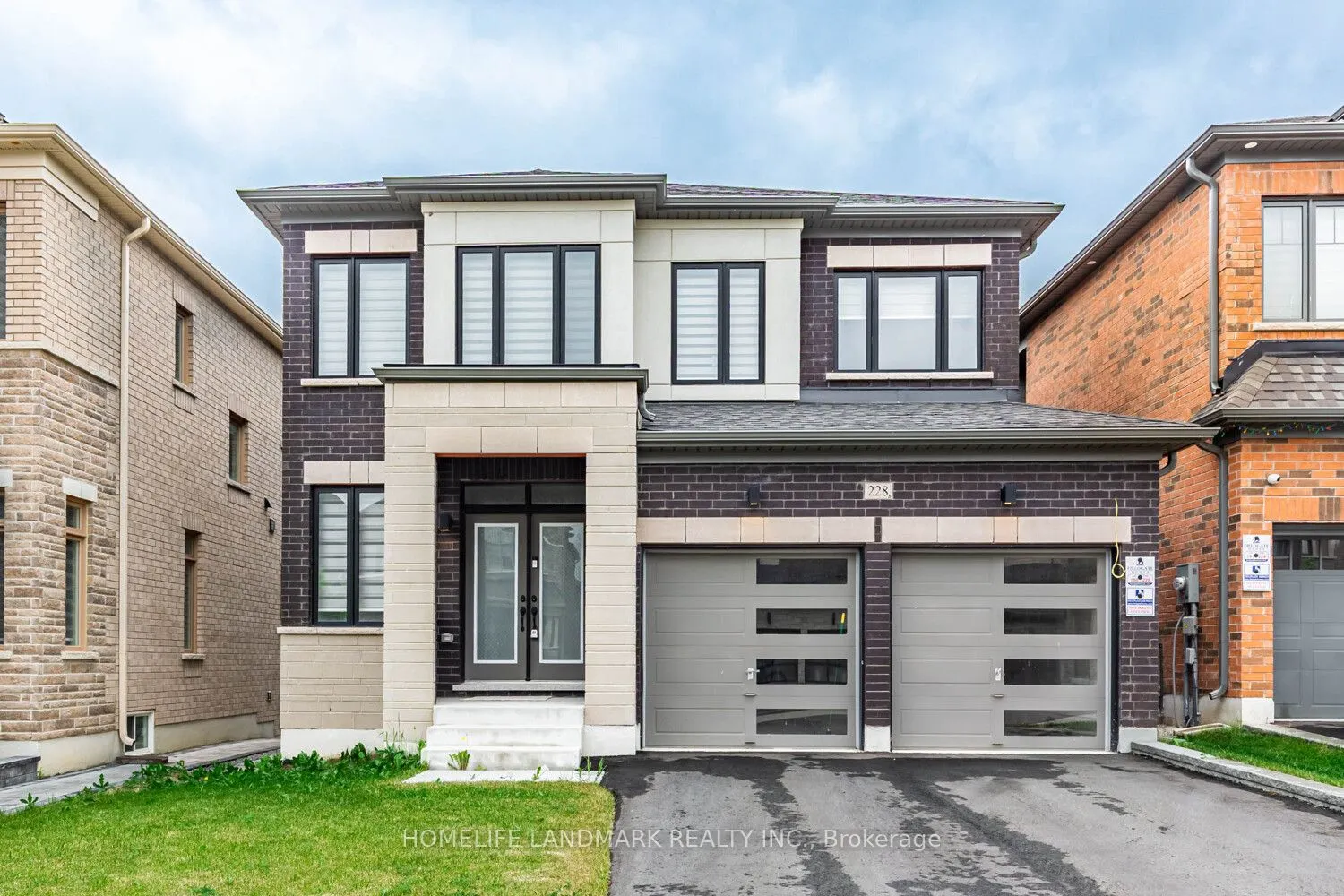 228 Boundary Boulevard, #Upper