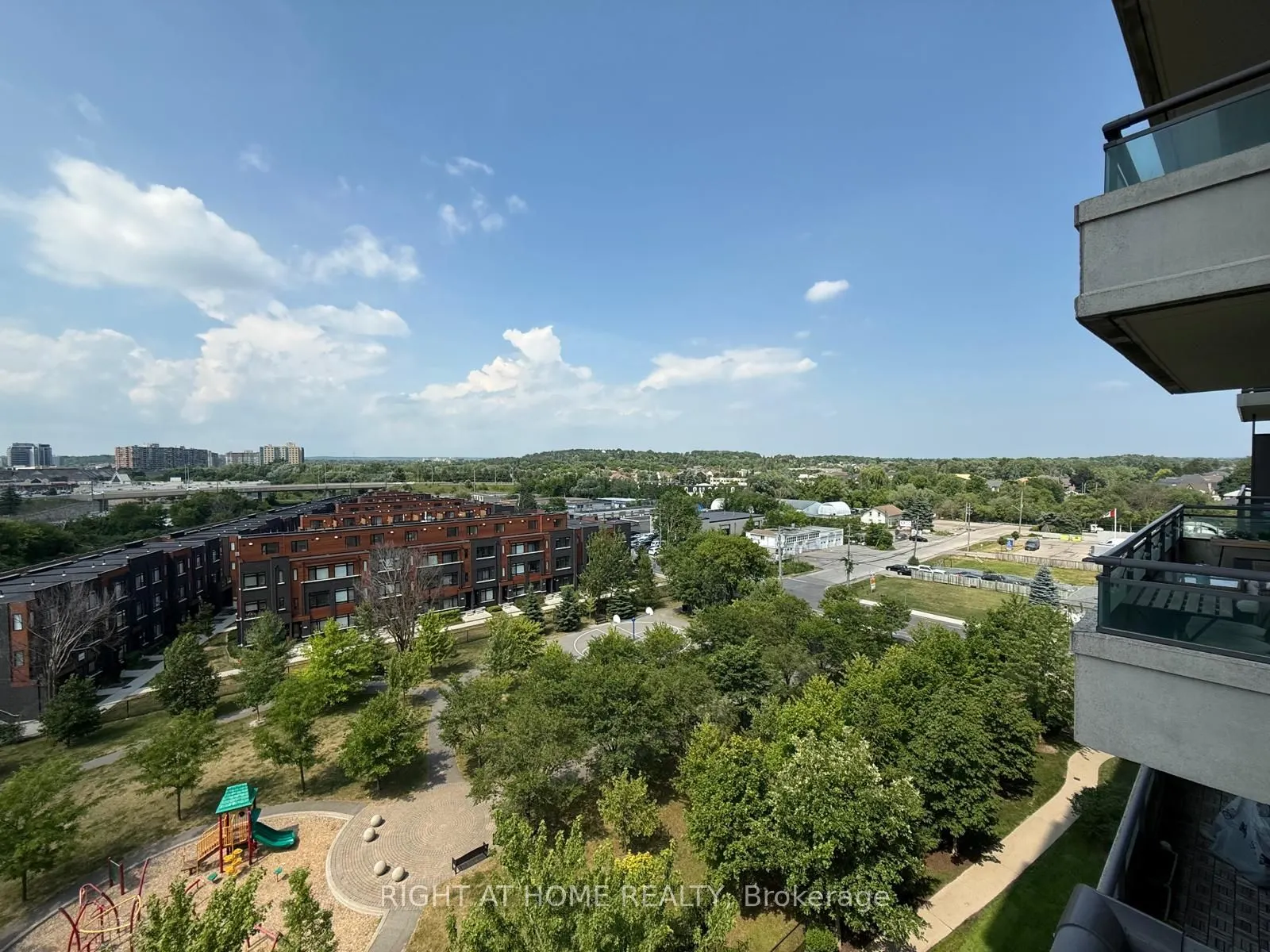 350 Red Maple Road, #817