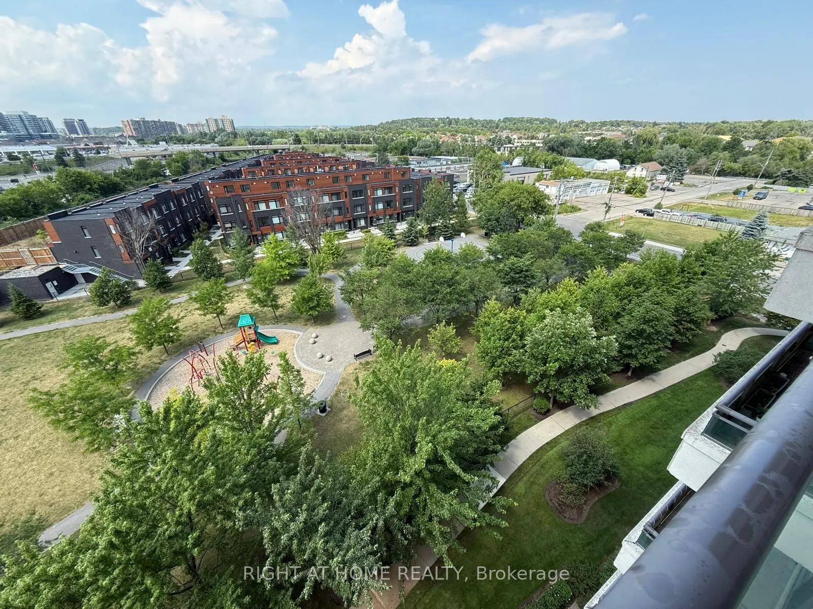 350 Red Maple Road, #817