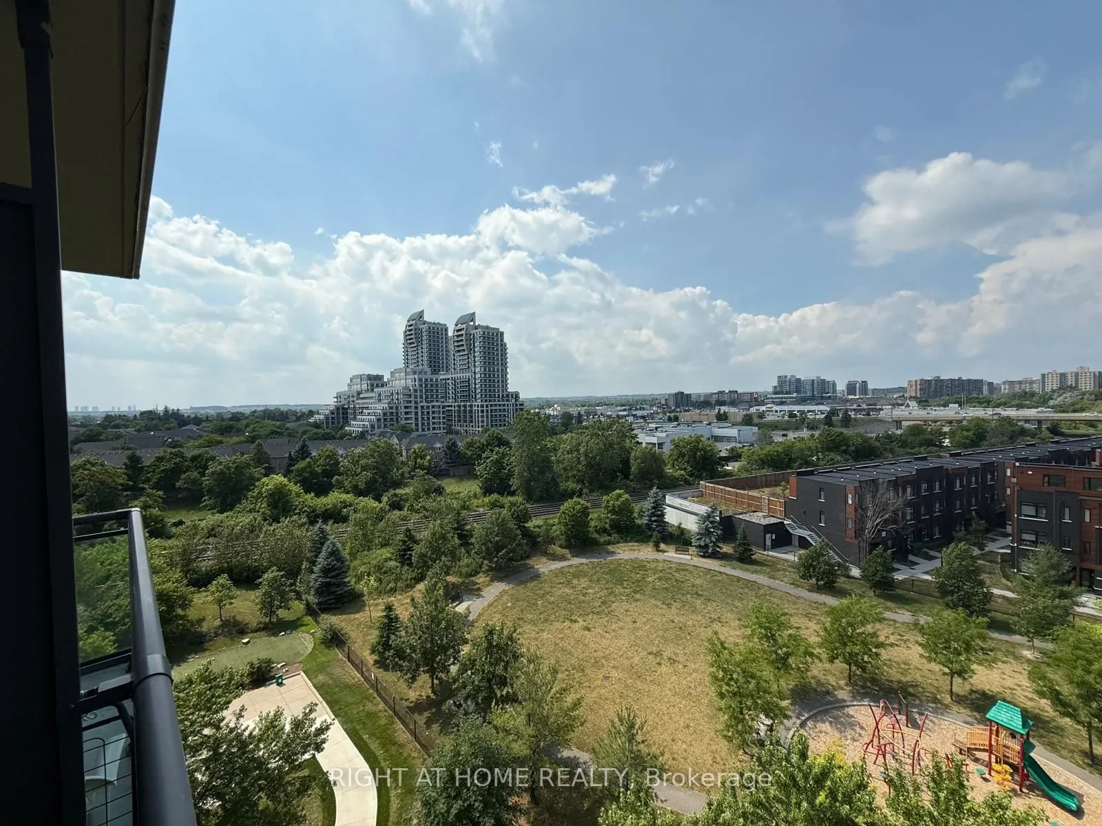 350 Red Maple Road, #817