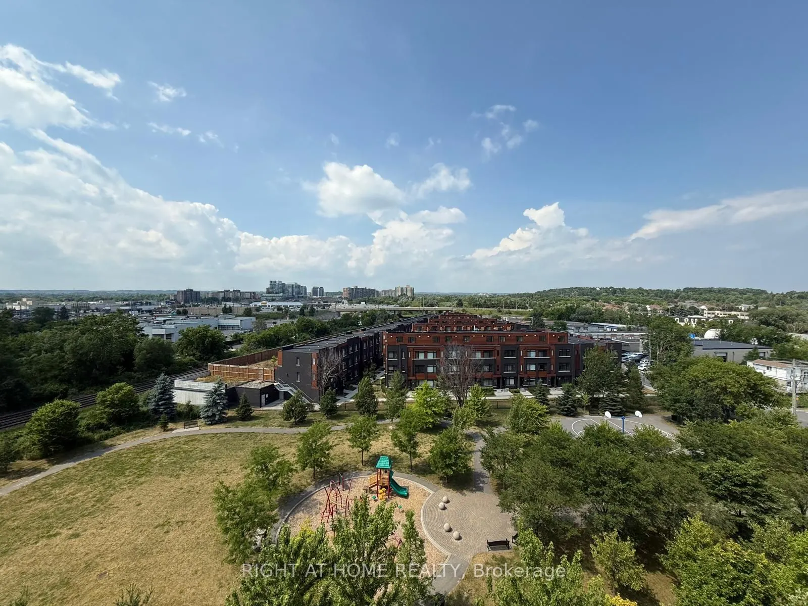 350 Red Maple Road, #817