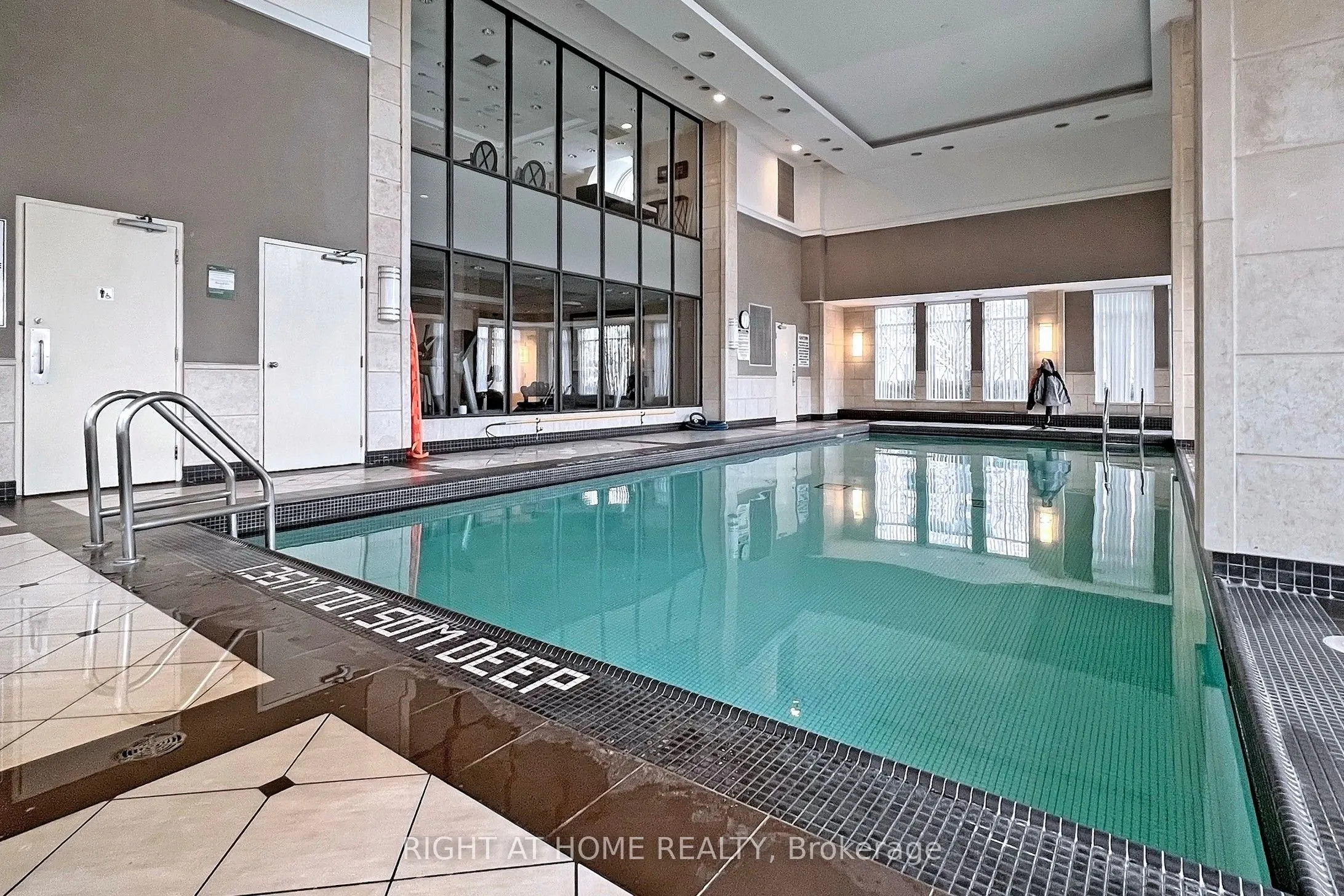 350 Red Maple Road, #817