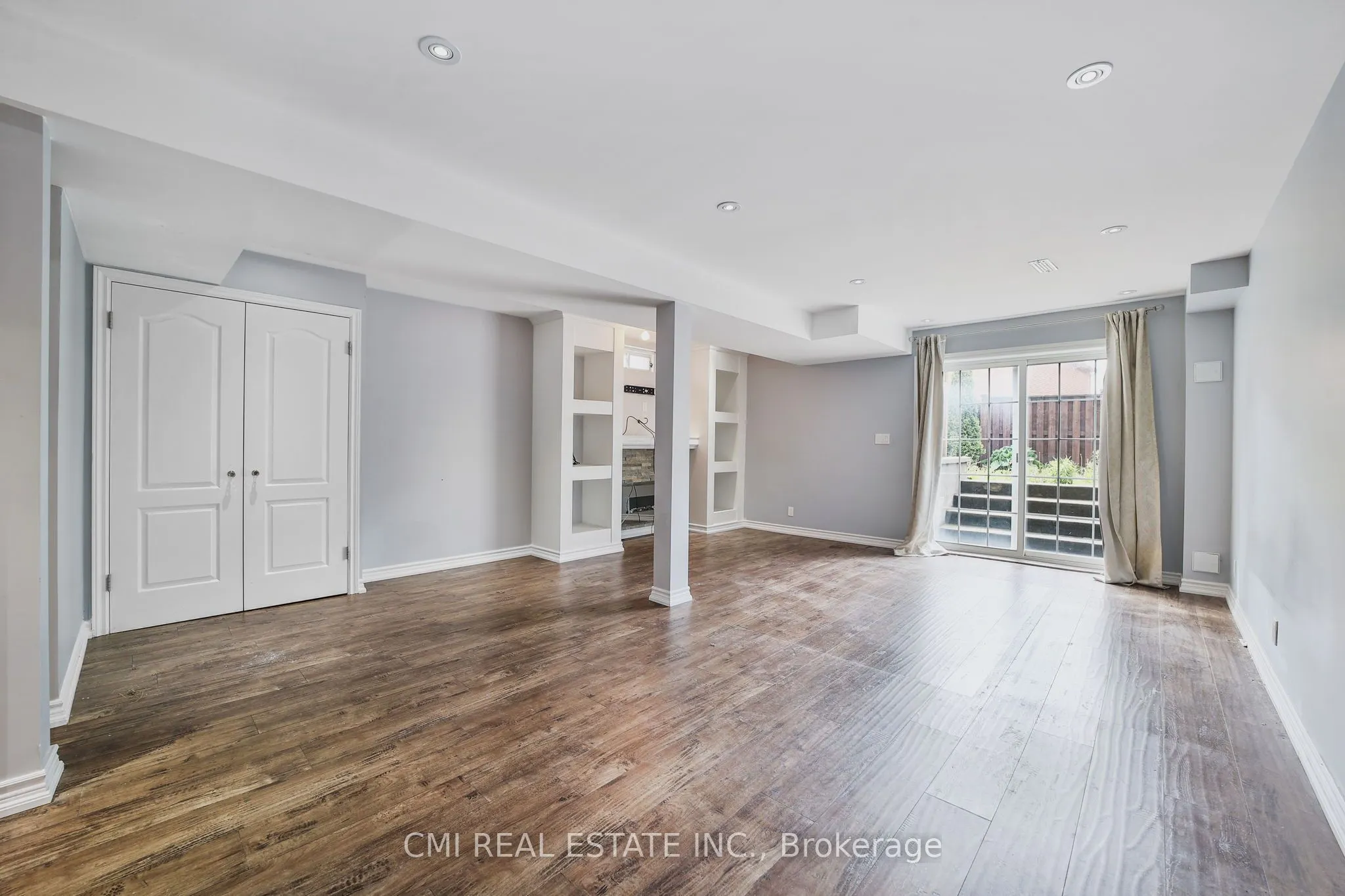 107 Venice Gate Drive