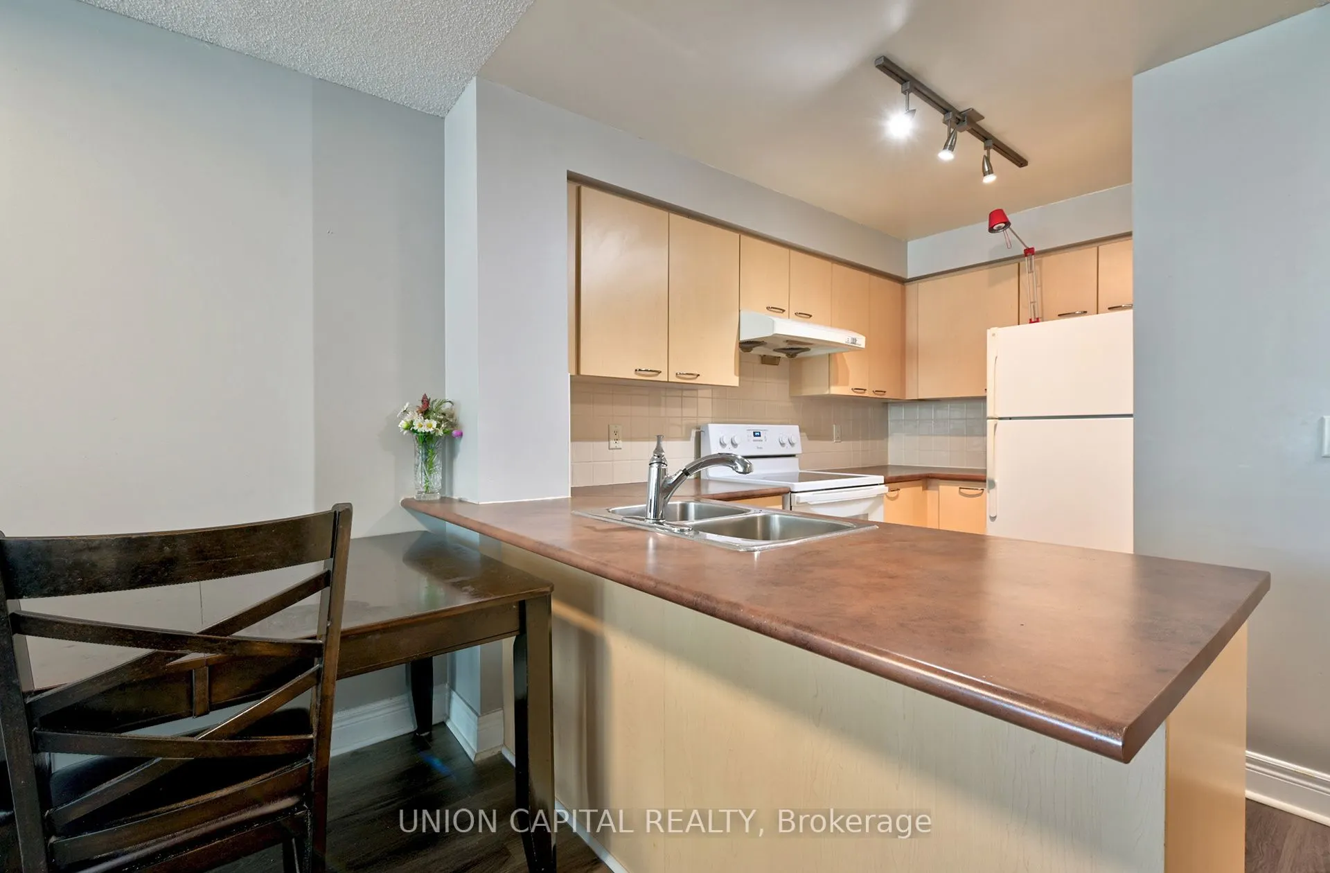 62 Suncrest Boulevard, #717