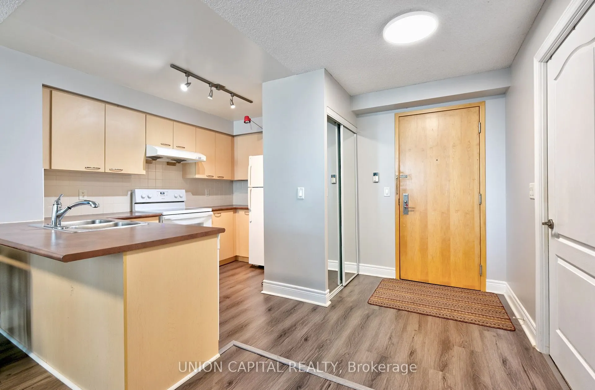 62 Suncrest Boulevard, #717