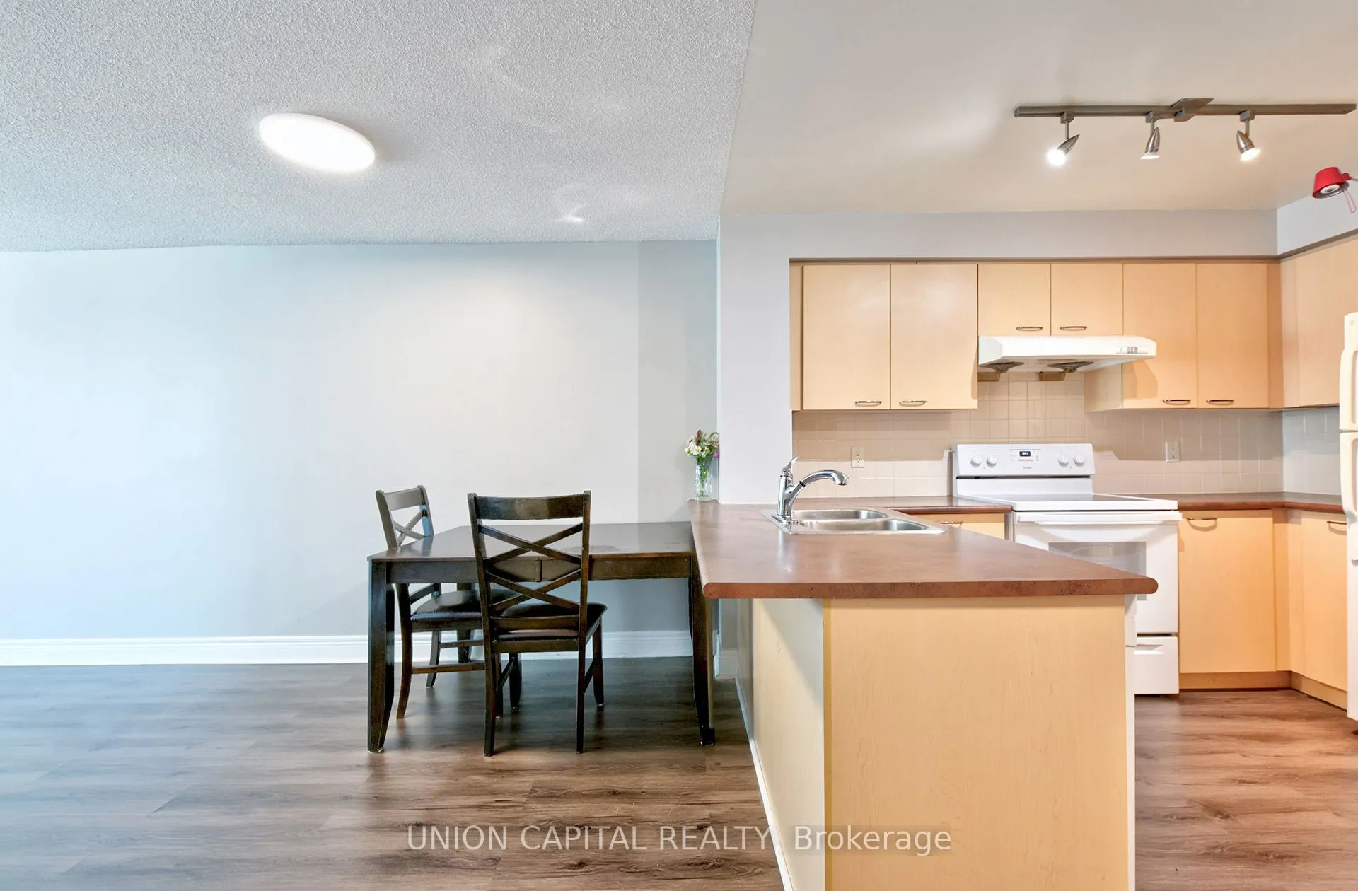 62 Suncrest Boulevard, #717