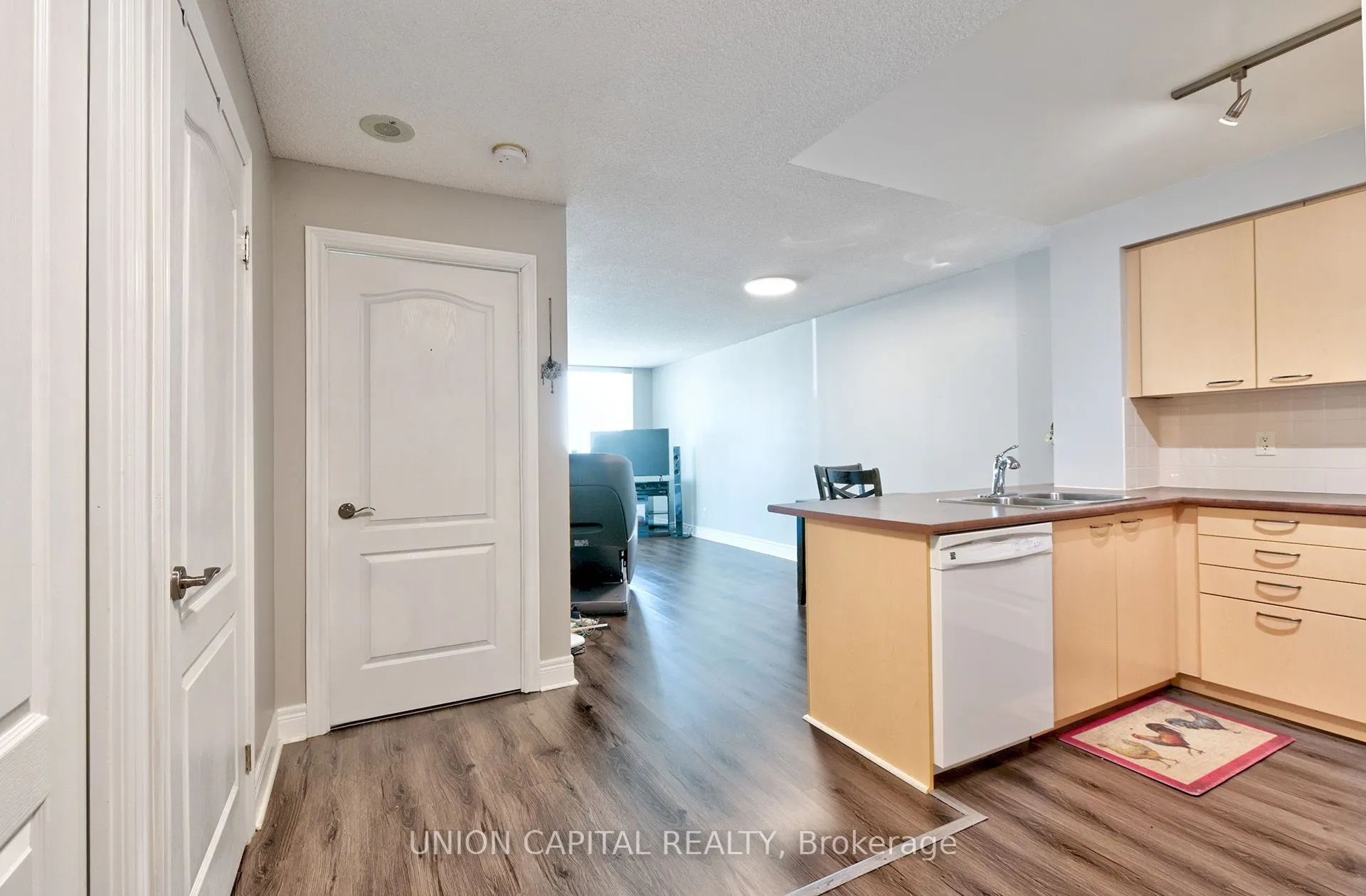 62 Suncrest Boulevard, #717