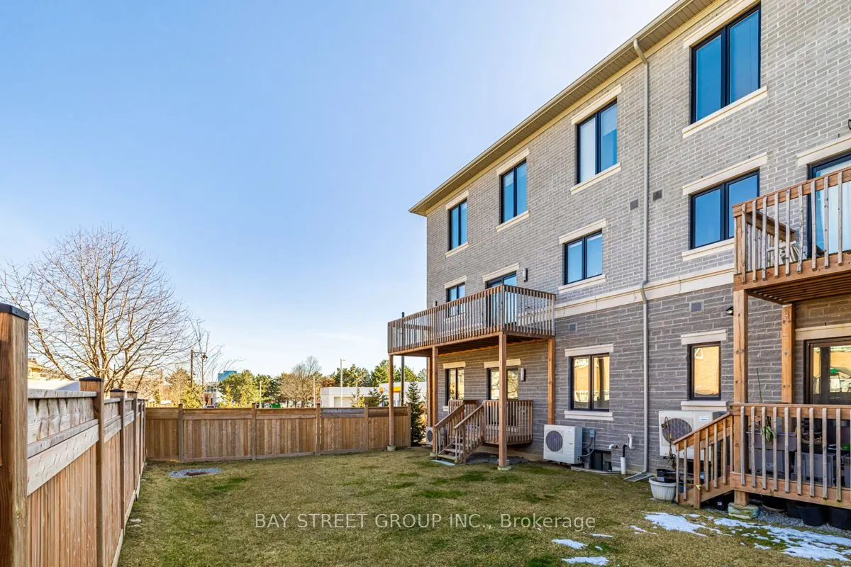 386 Highway 7 E, #TH 8
