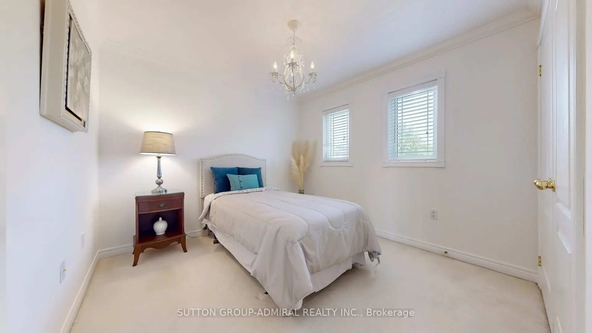 35 Wyman Crescent