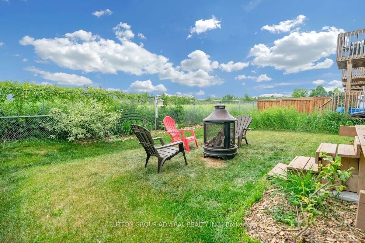 1152 Peelar Crescent