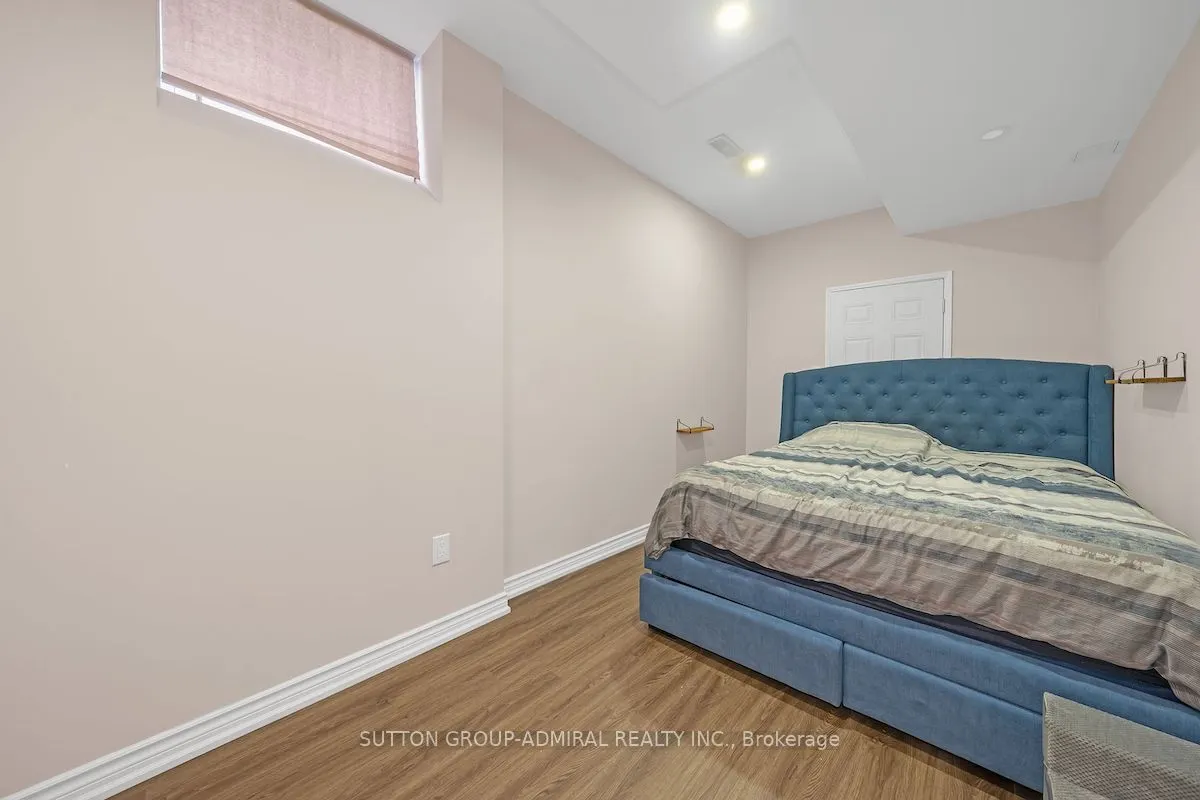 1152 Peelar Crescent