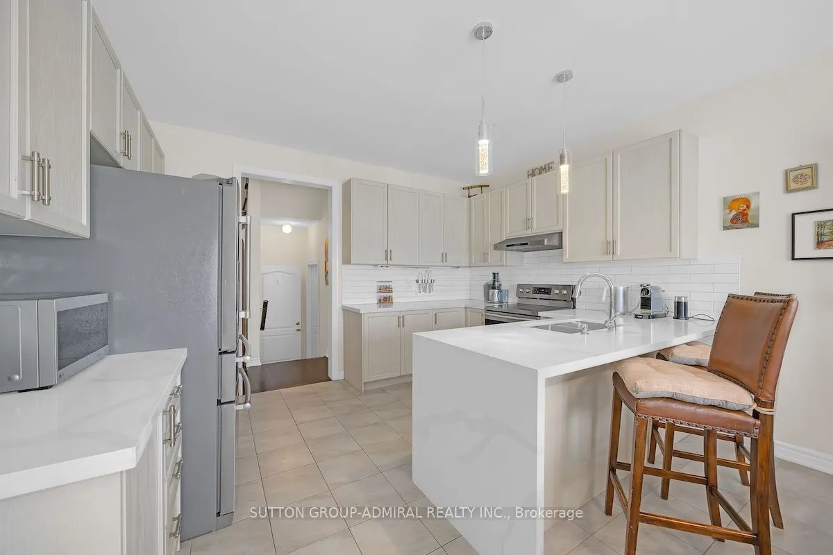 1152 Peelar Crescent