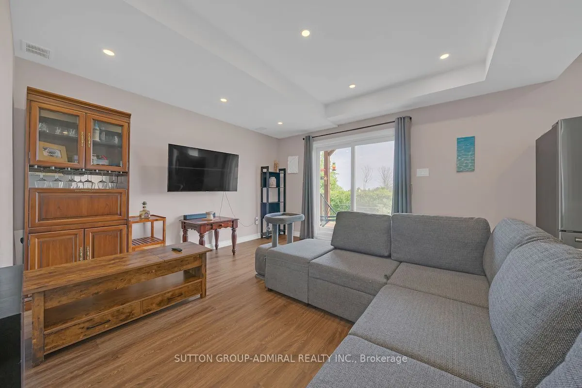 1152 Peelar Crescent