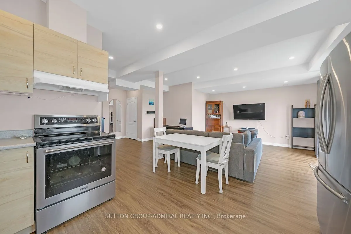 1152 Peelar Crescent