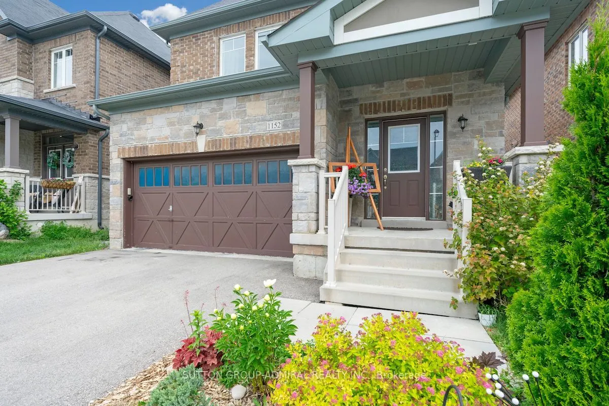 1152 Peelar Crescent