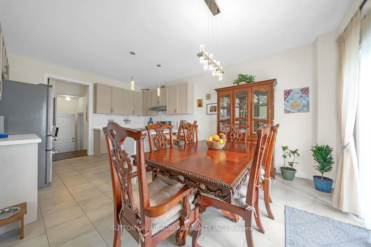 1152 Peelar Crescent