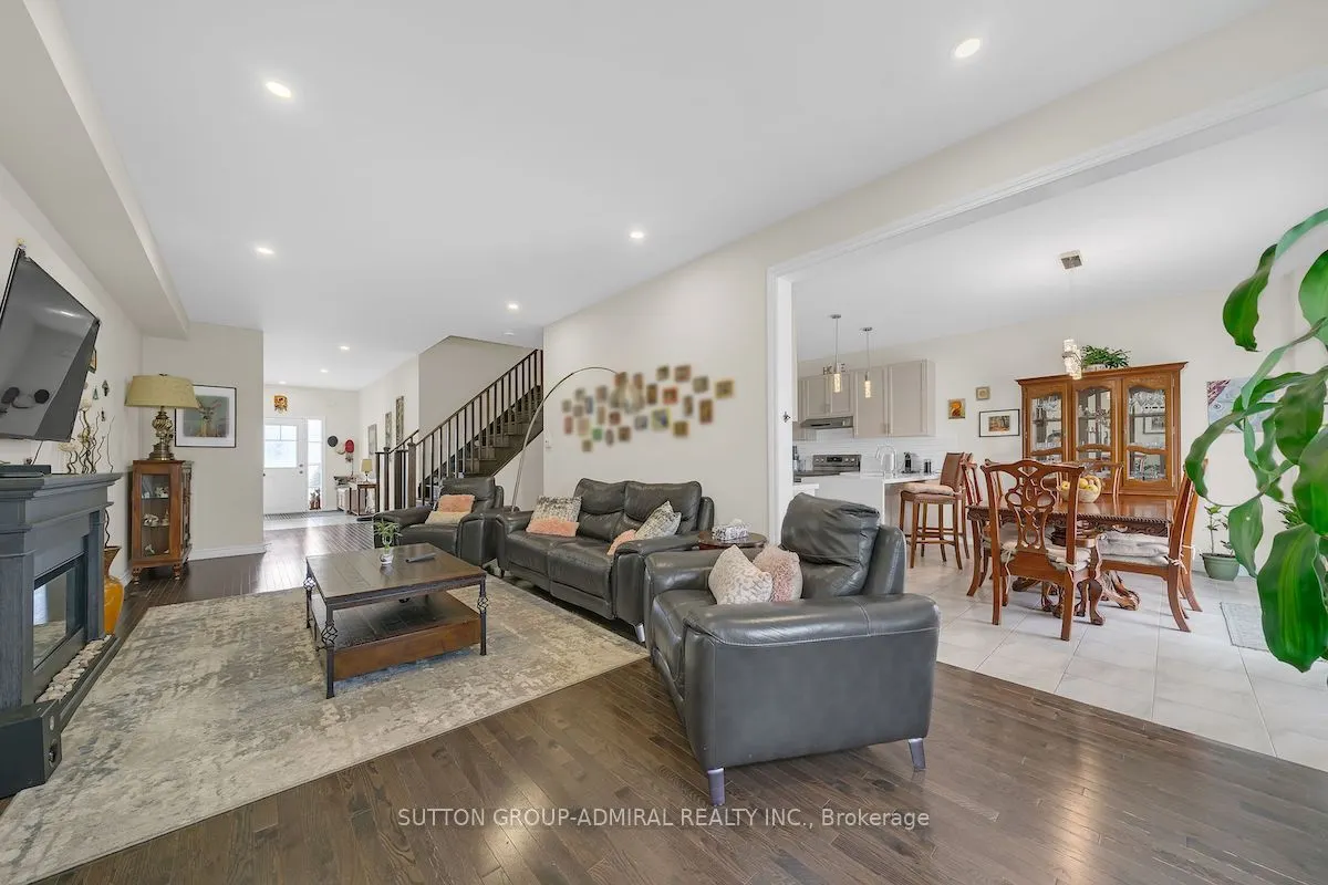 1152 Peelar Crescent